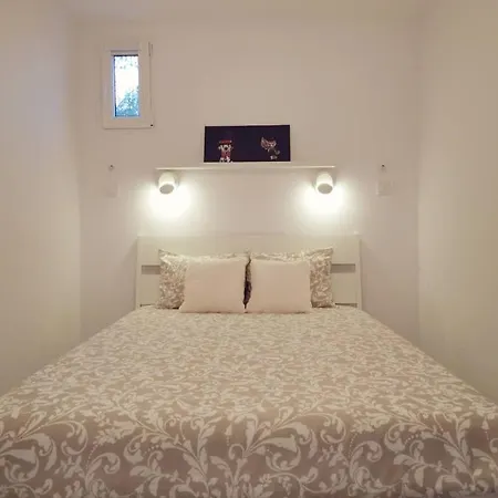 펜션 Small House With Private Park And Yard