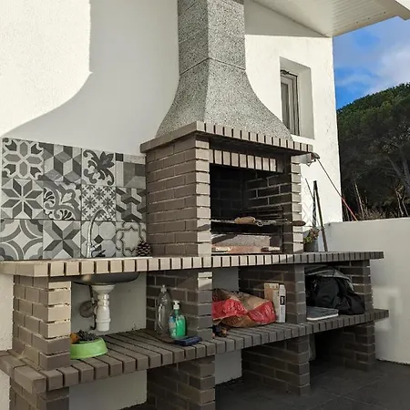 Small House With Private Park And Yard *