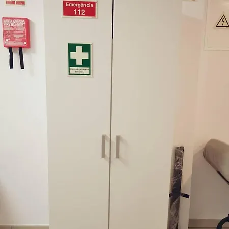 Small House With Private Park And Yard 펜션 Terrugem