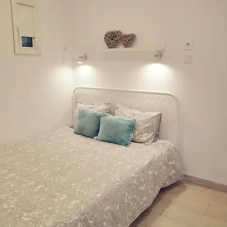 Small House With Private Park And Yard Terrugem