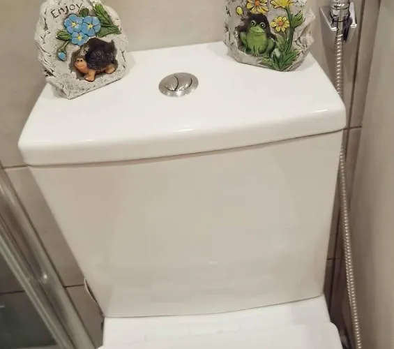 Small House With Private Park And Yard Semesterbostad *