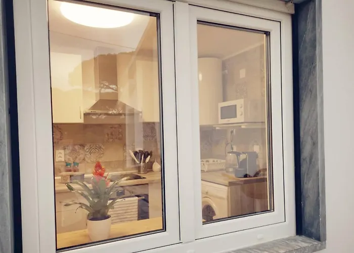 Small House With Private Park And Yard Semesterbostad *