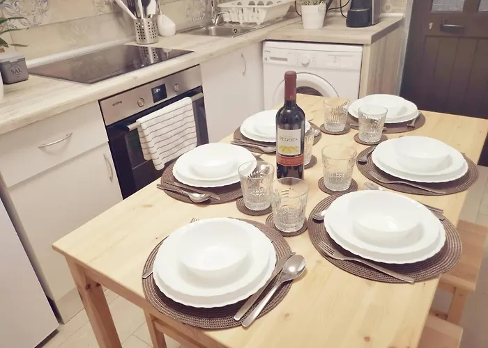 Small House With Private Park And Yard Terrugem