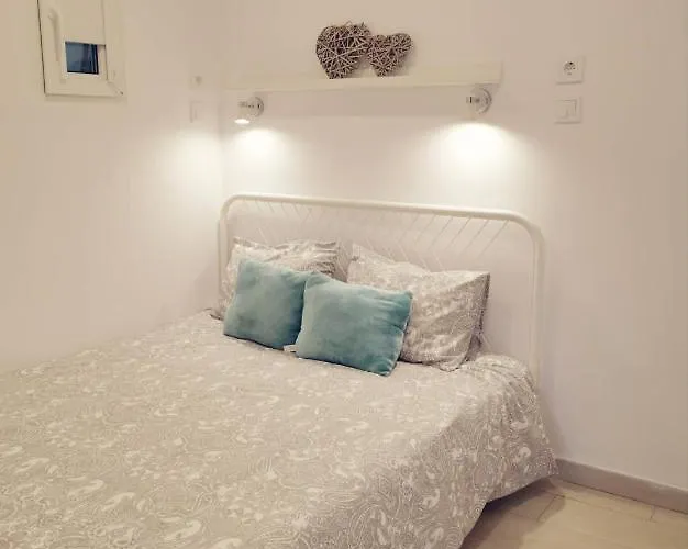 Small House With Private Park And Yard Terrugem