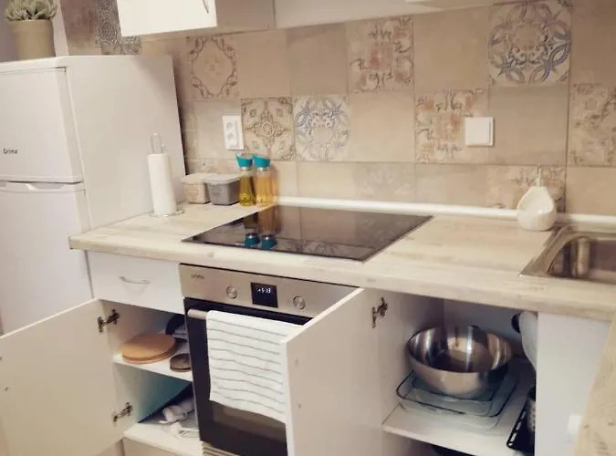 Semesterbostad Small House With Private Park And Yard *