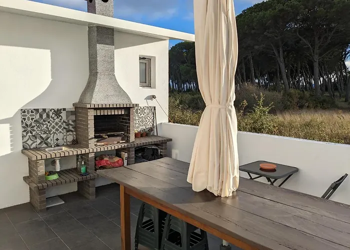 Small House With Private Park And Yard Terrugem